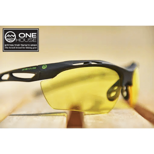 משקפי שמש "קטיק צהוב" - משקפי שמש בליסטיים עם עדשות צהובות מבית וואן האוס - אפשר לקנות גם את העדשות בנפרד